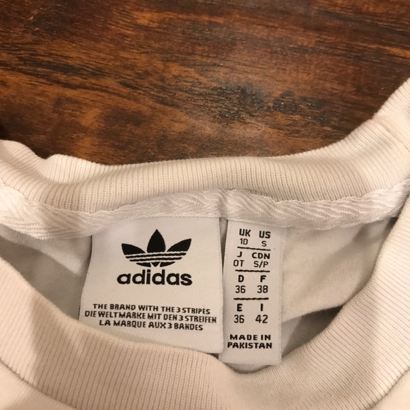Adidas top - Picture 3 of 3
